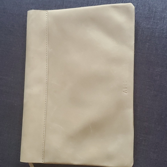 Abel Local + Global mare zip clutch. Color is fog. - Picture 10 of 13